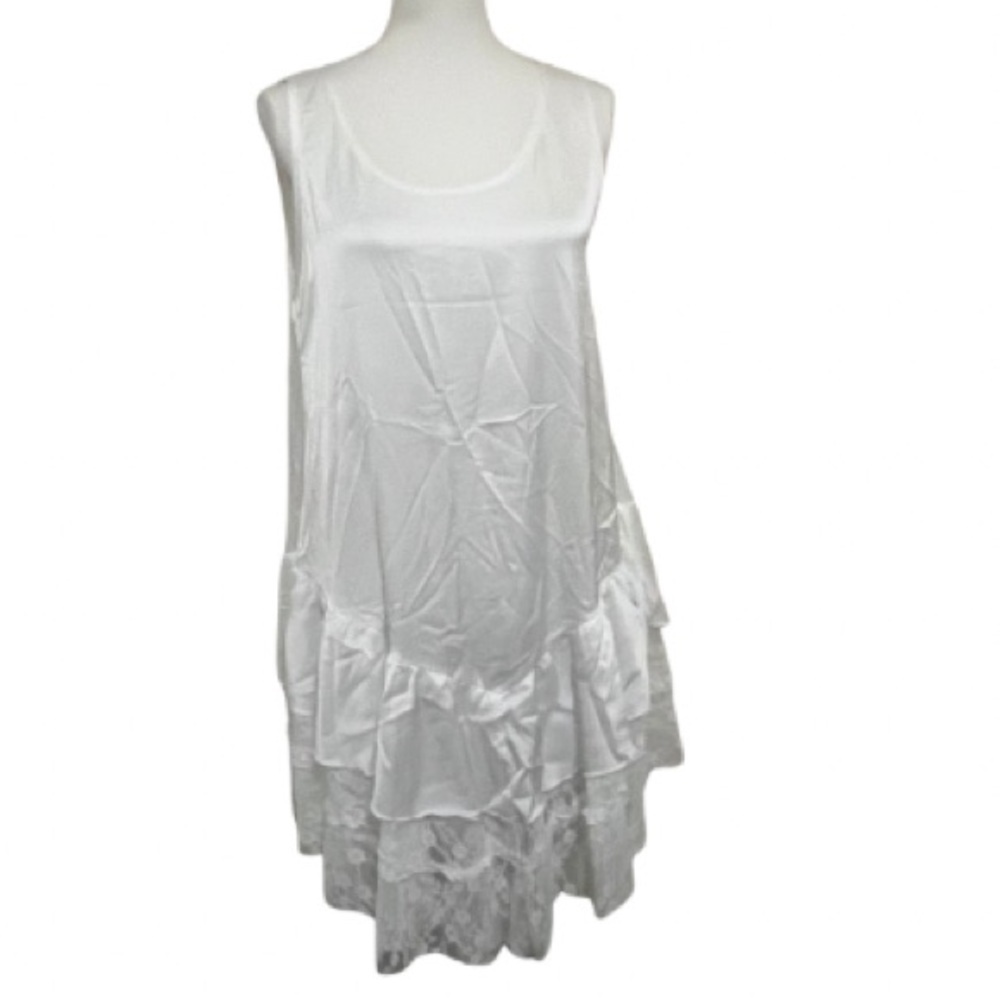 Elegant White Lace Trim Sleepwear
